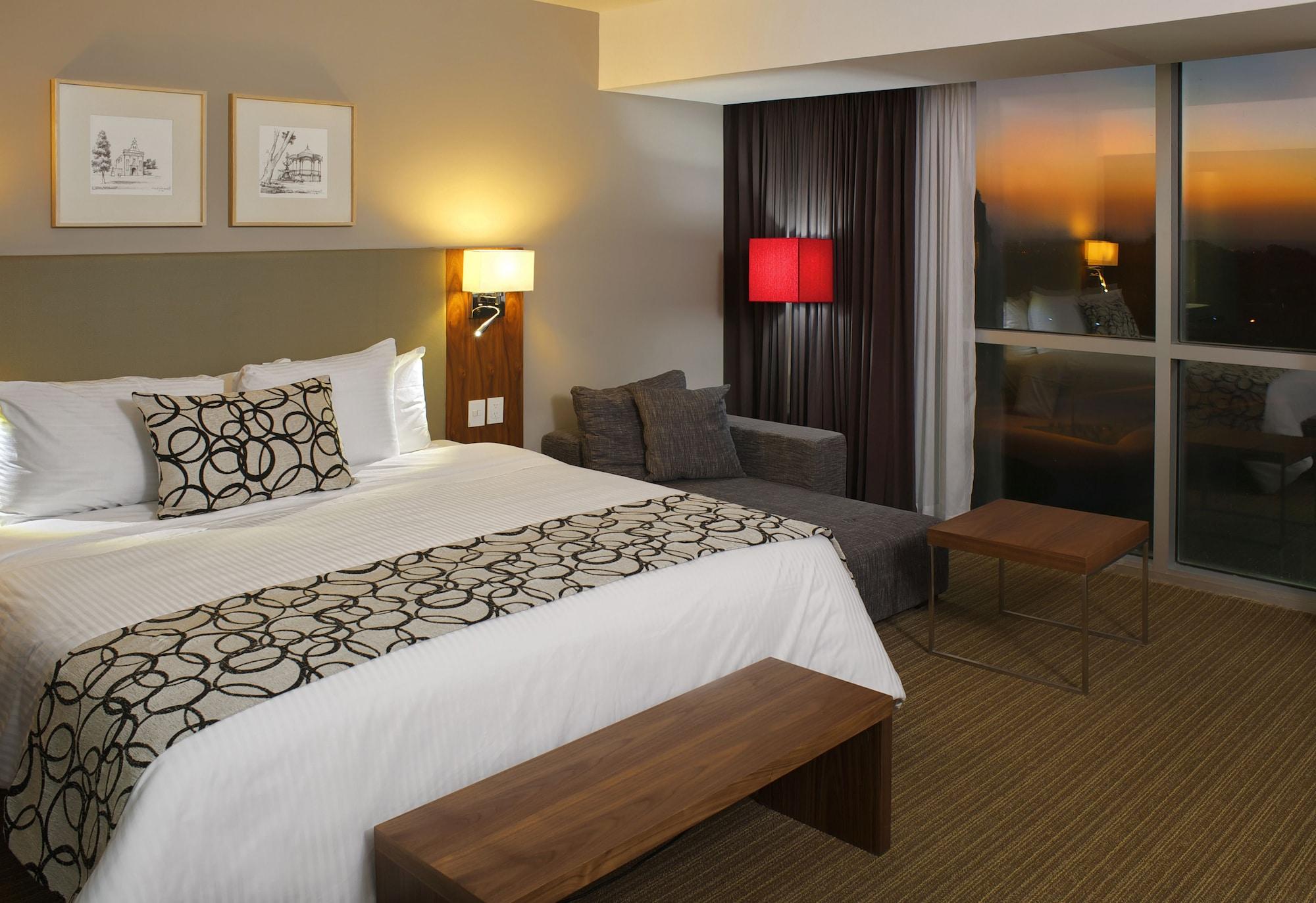Casa Inn Premium Hotel 케레타로 외부 사진 A room at the Renaissance San Francisco Hotel