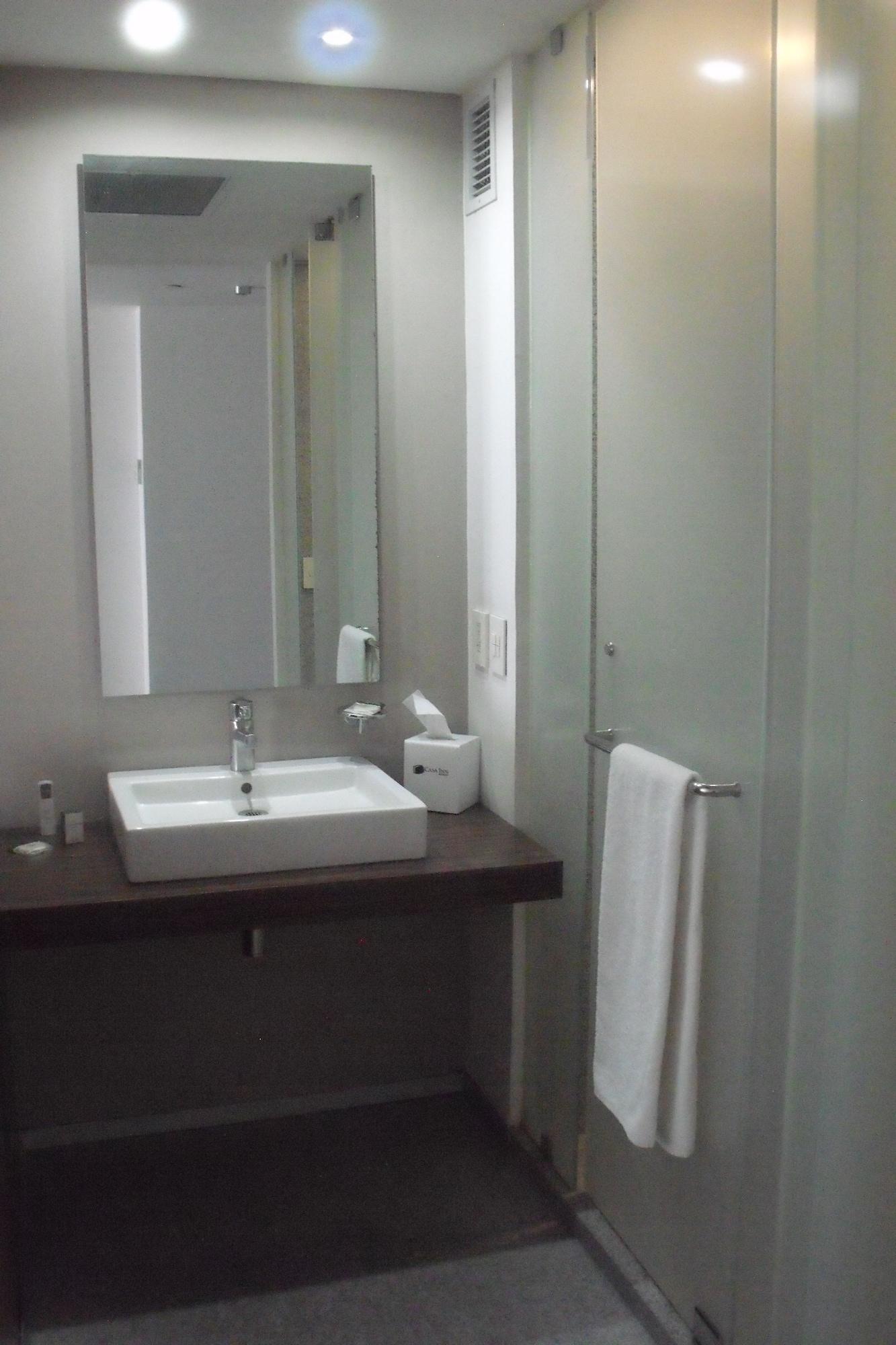 Casa Inn Premium Hotel 케레타로 외부 사진 A bathroom in a hotel