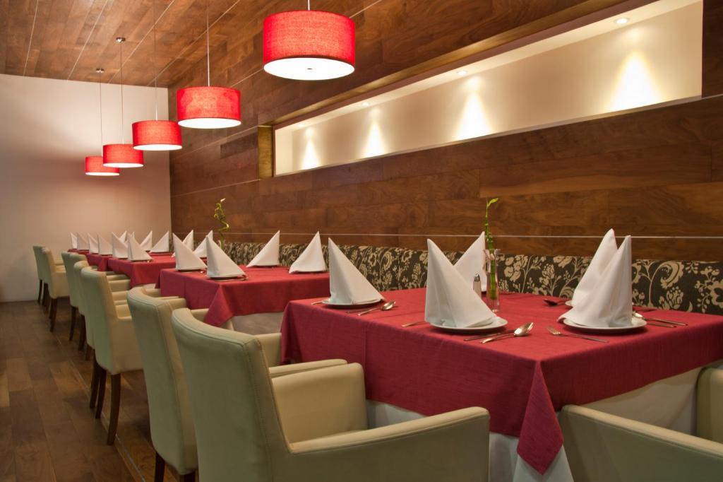 Casa Inn Premium Hotel 케레타로 외부 사진 Restaurant interior