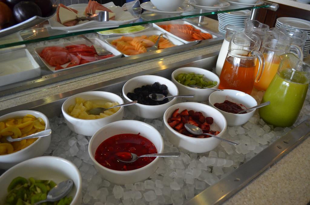 Casa Inn Premium Hotel 케레타로 외부 사진 Fruit salad